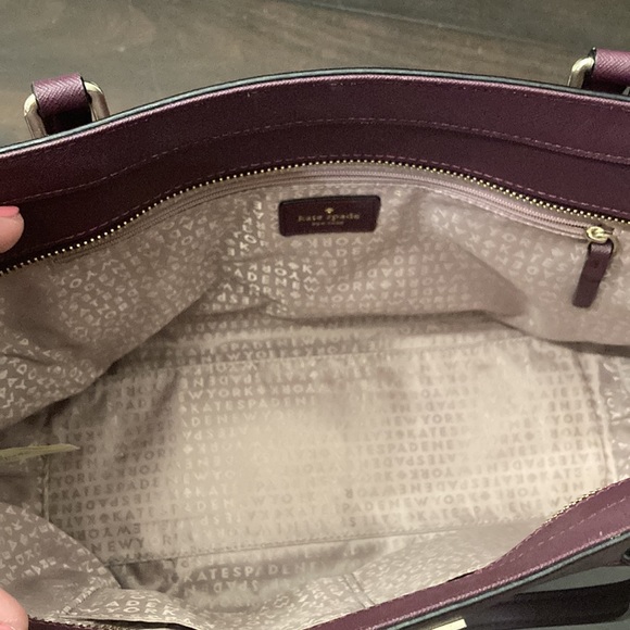Like new Kate spade maroon colored tote. No stains and no sign of wear and tear - Picture 3 of 7
